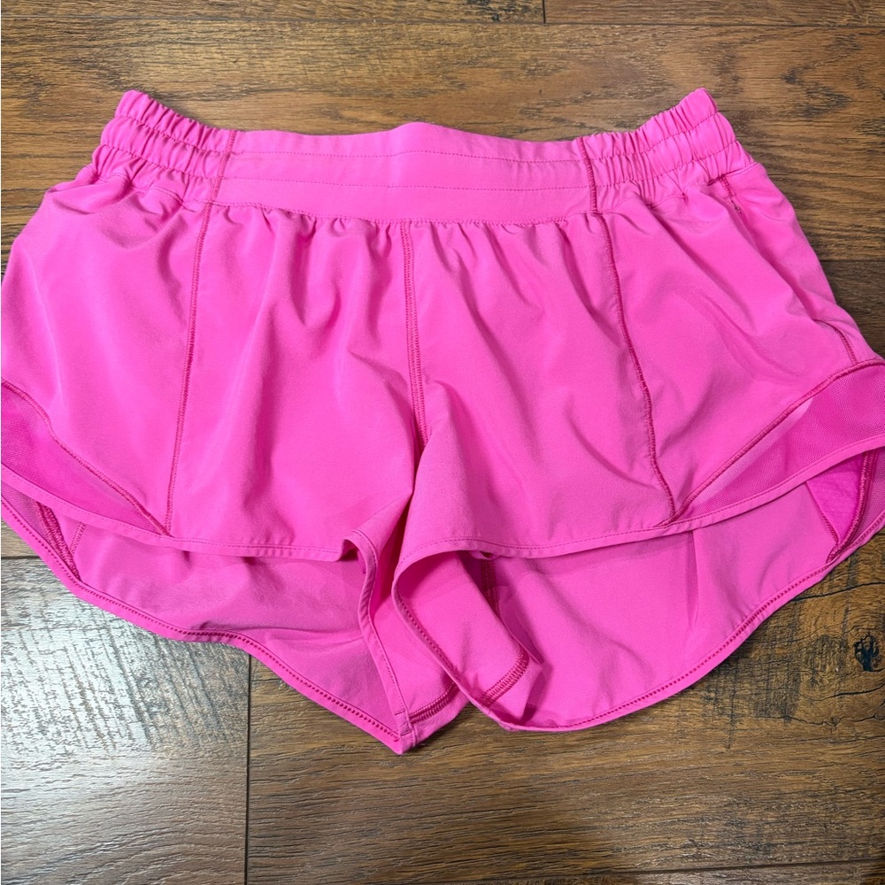 Lululemon hotty hot shorts ll hot Pink 2.5in size 10